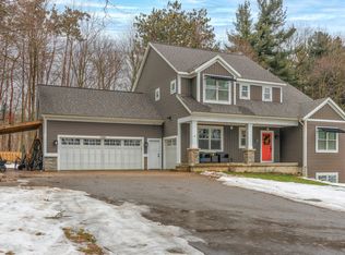 8366 N Eagle Lake Dr, Kalamazoo, MI 49009