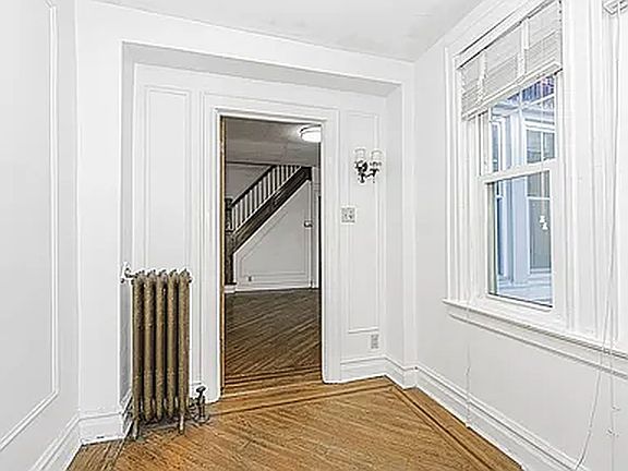 5th image of 1042 70th St #1