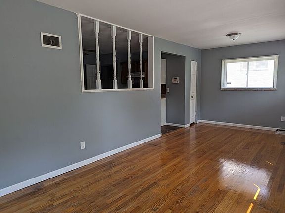 2nd image of 10405 Earl Dr