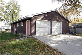 3rd image of 1031 Wall Lake Dr