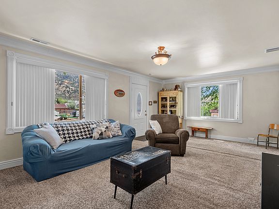 5th image of 240 W Leadville Row