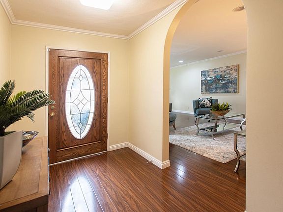 5th image of 1036 Whispering Oaks Dr