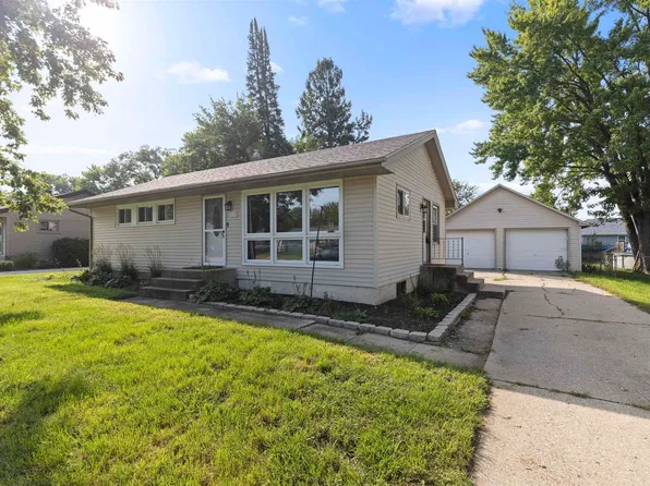 1115 Copper Dr, Machesney Park, IL 61115