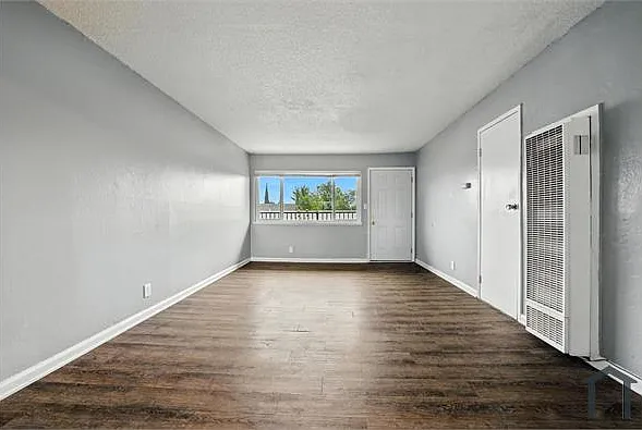 7123 Holly St #D — Photo 10