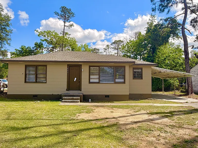 803 Lausanne Dr — Photo 2