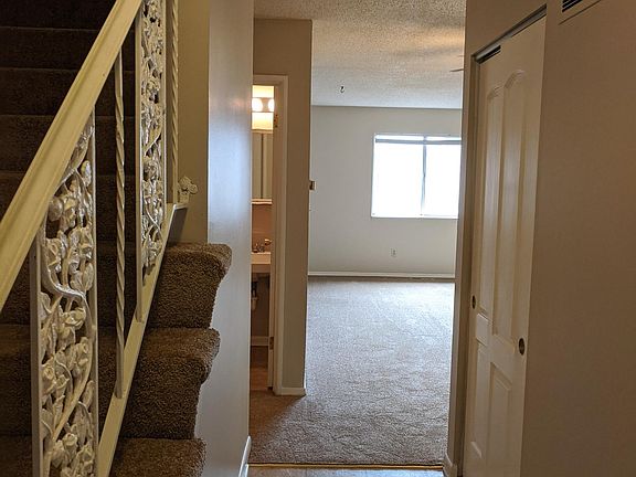 3rd image of 8604 W 85th St