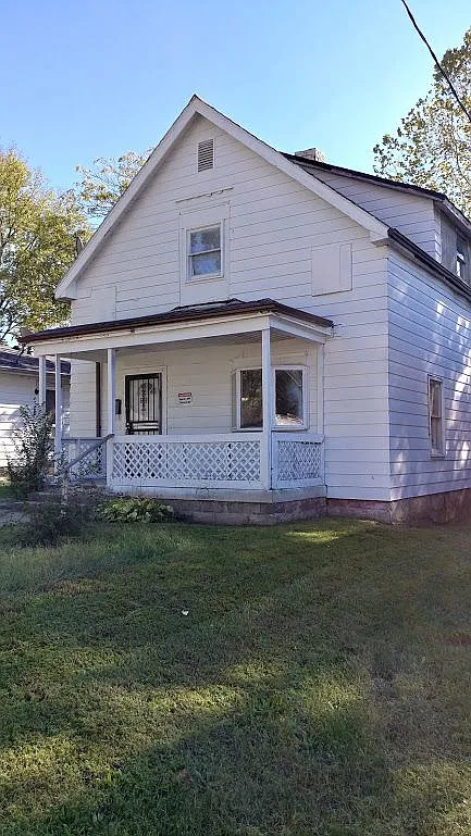 1365 W Roache St photo 1