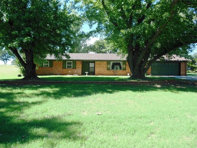 1st image of 28 Walnut Dr