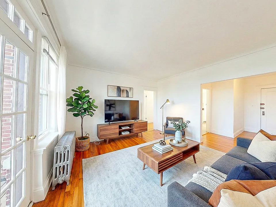 2031 Commonwealth Ave #16