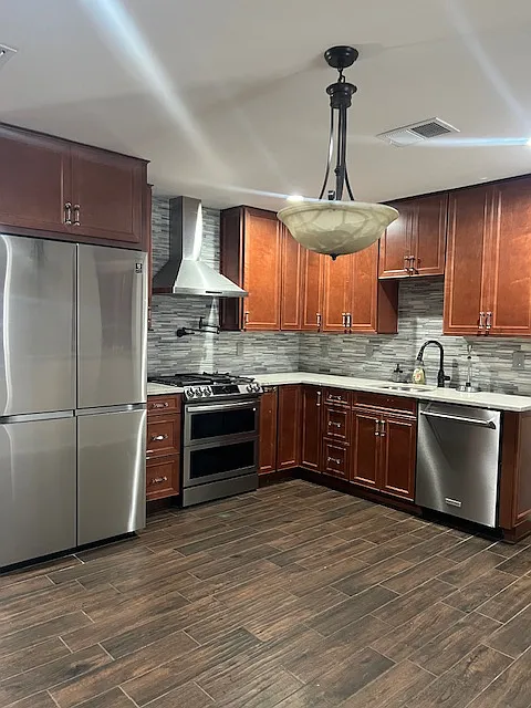 3 bed, 1801 sqft, $2,645 — Photo 2