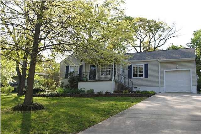 1st image of 3887 Fairfax Dr