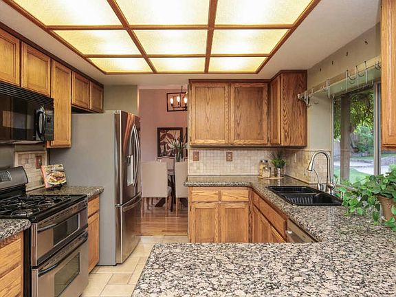 5th image of 3130 Vermilion Ct