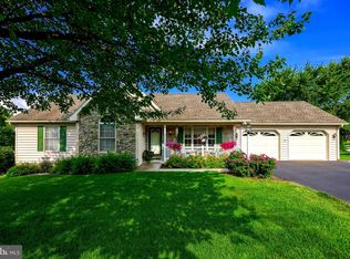 23 Field Ln, Lititz, PA 17543