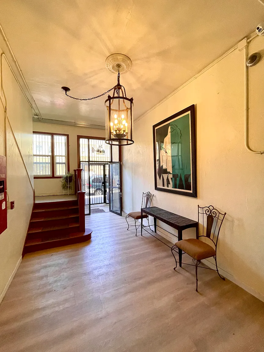 34 S Aurora St #1 photo 1