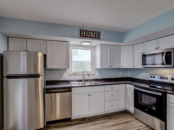 5th image of 1420 Continental Dr