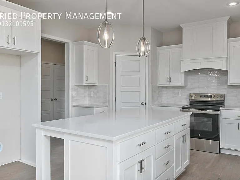 2677 W Dartmouth St — Photo 17