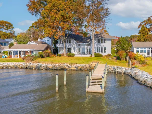 975 Bay Dr, Deale, MD 20751