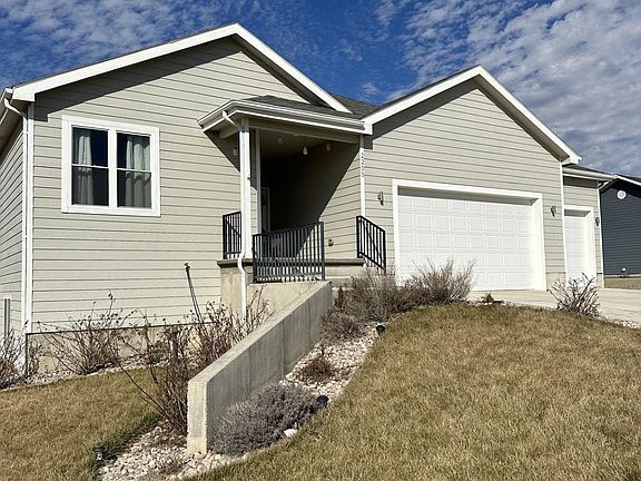 4th image of 2205 Clay Dr