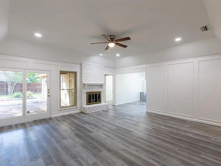 918 Tulane Dr — Photo 3
