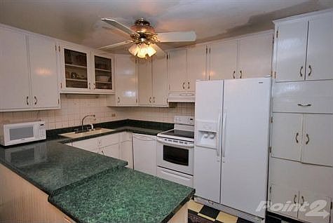 Kitchen w/Newer Appliances