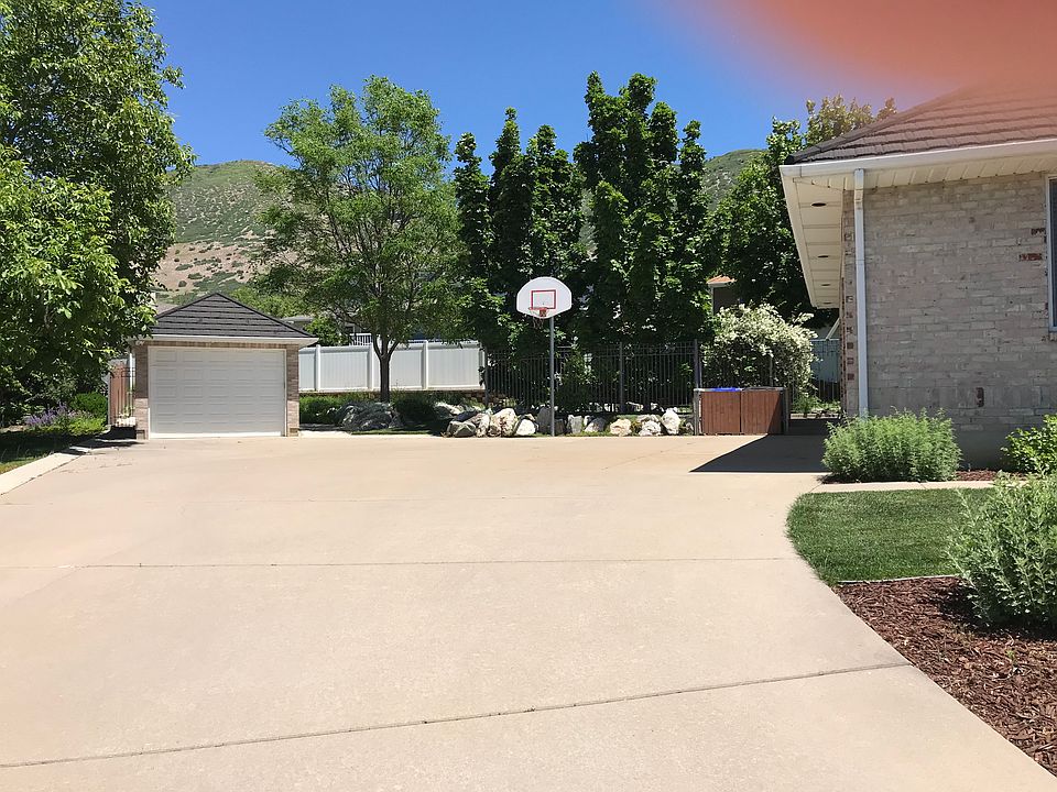 2nd image of 60 W Parkway Cir