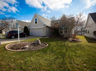 653 Surrey Walk Dr, Valparaiso, IN 46385