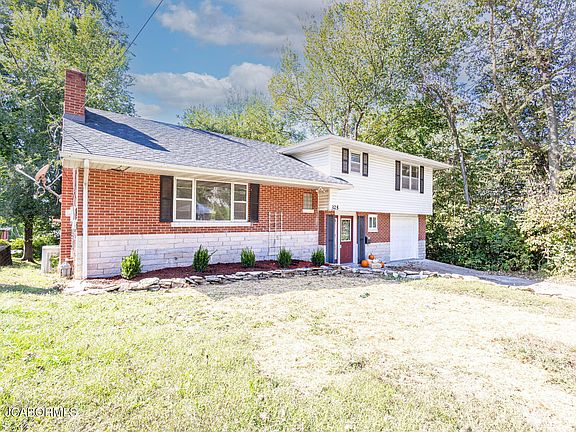 2nd image of 325 Crest Dr