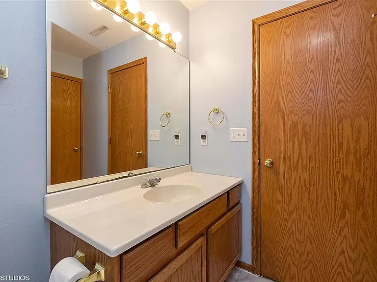660 Magnolia Ln #1 — Photo 12
