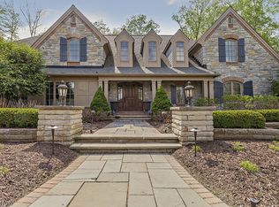 3910 Waterford Ct, Beachwood, OH 44122