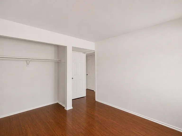 45 N Phyllis #109 — Photo 16