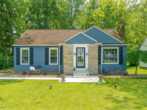 32591 Lake Rd, Avon Lake, OH 44012