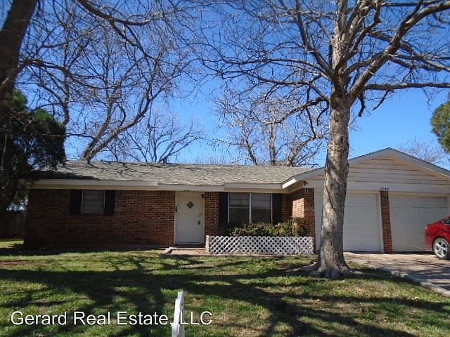 1st image of 1602 Rosewood Dr