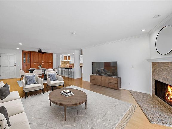 2nd image of 428 Esplanade #211