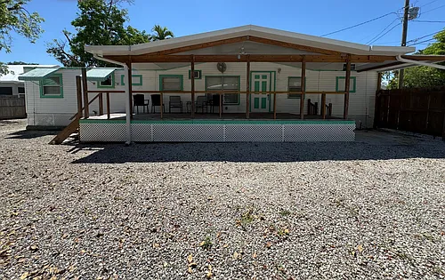 245 Lee Ave Photo 1