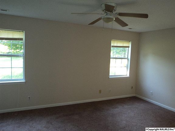 5th image of 142 Piper Ln