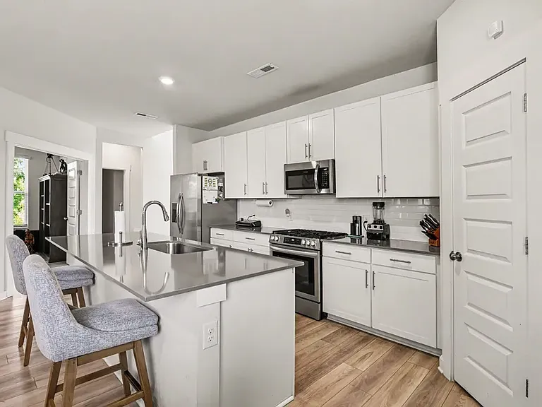 2439 Williams Ridge Dr — Photo 7