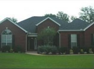 107 Rose Hill Dr, Warner Robins, GA