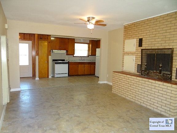 3rd image of 1004 E Mountain St