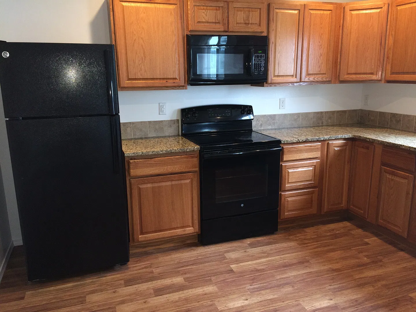 107 Mizzou Ct — Photo 2
