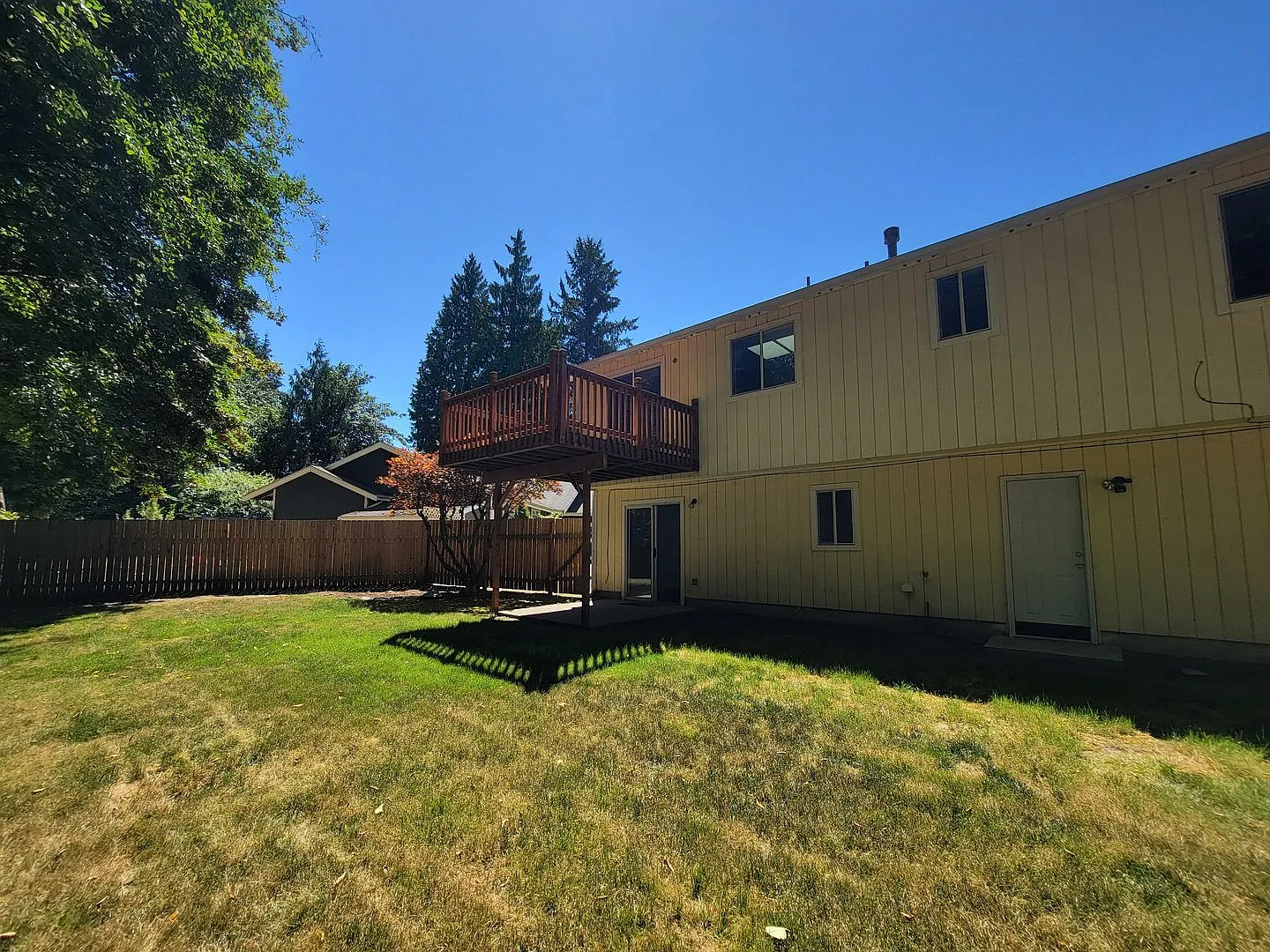 Bright and Beautiful 4 bed in convenient CK location! — Photo 4