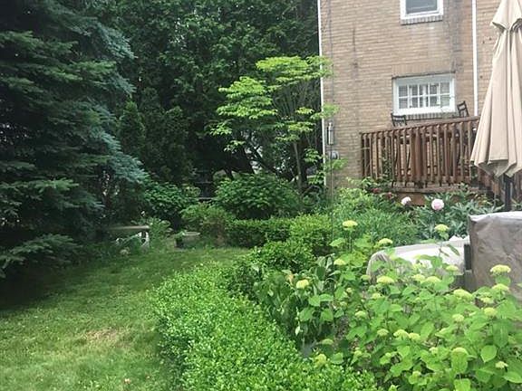 4th image of 384 Greenwood Ave