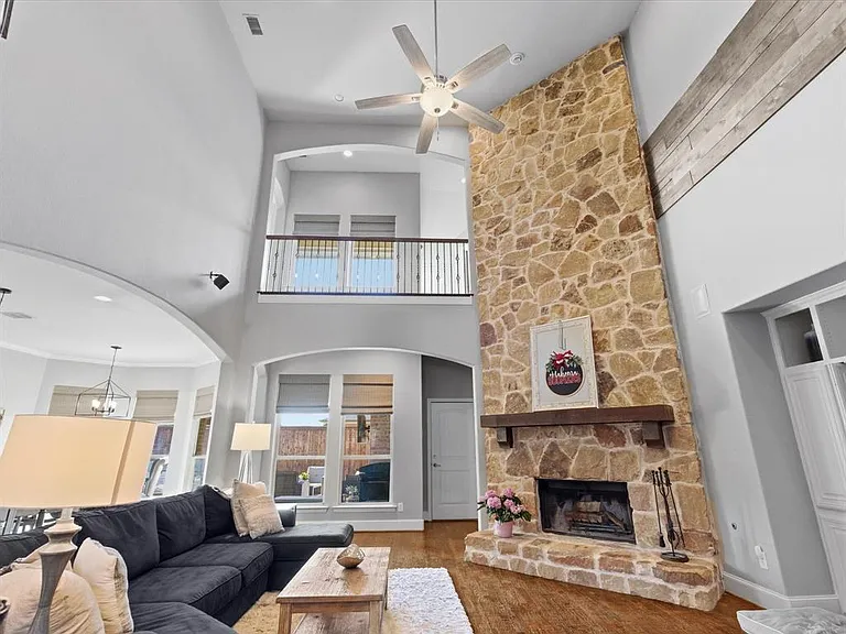 11145 Lamar Ln — Photo 5