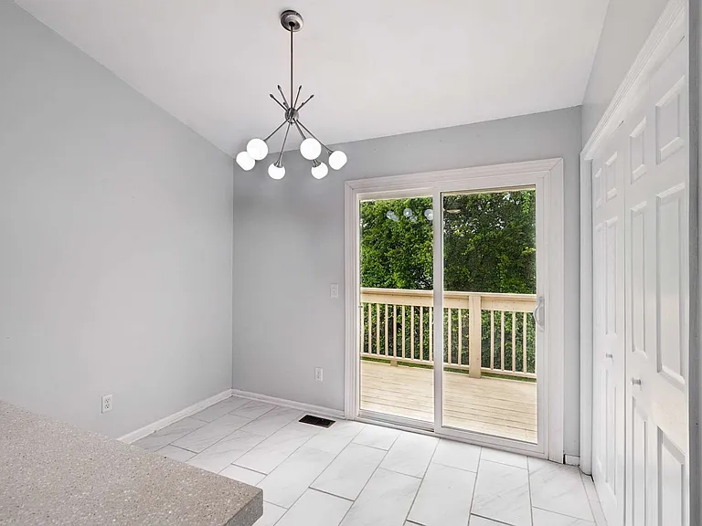 135 Pepper Ridge Cir — Photo 21