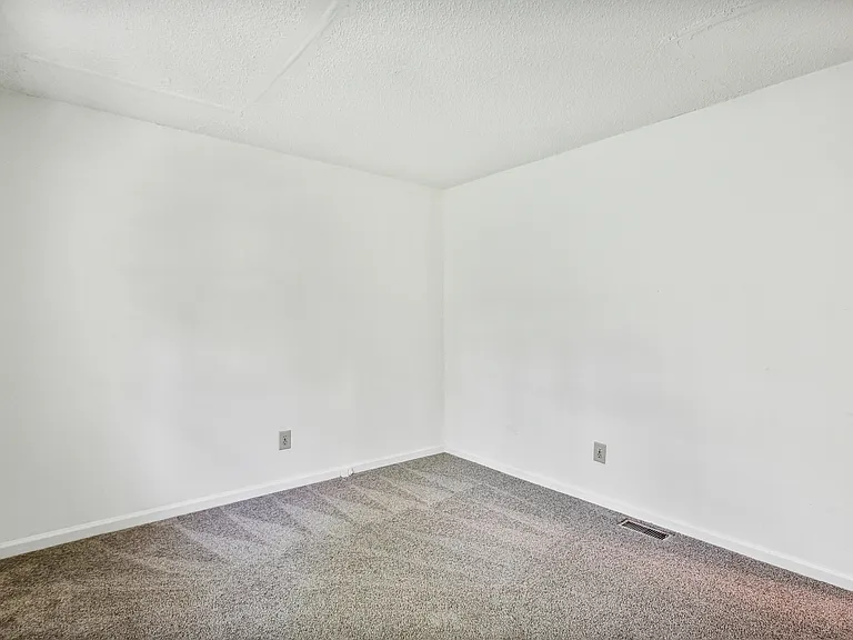 1281 Creekside Ct SE — Photo 14