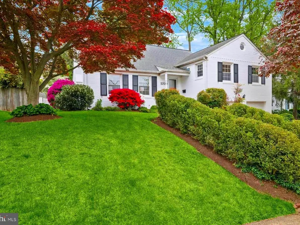 5709 Cromwell Dr, Bethesda, MD 20816