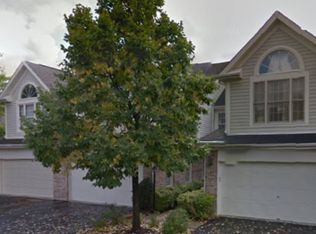 8653 Saint John Ln, Des Plaines, IL 60016
