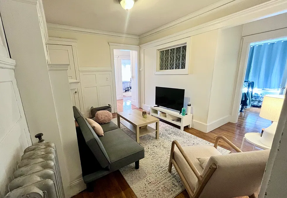 3 bed, 9999 sqft, $5,800 — Photo 2
