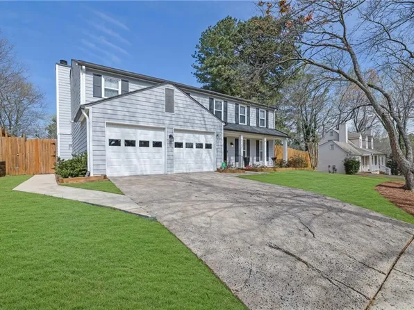 325 Ivy Mill Ct, Roswell, GA 30076