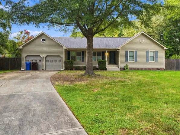 900 Saddleback Trail Ct, Chesapeake, VA 23322