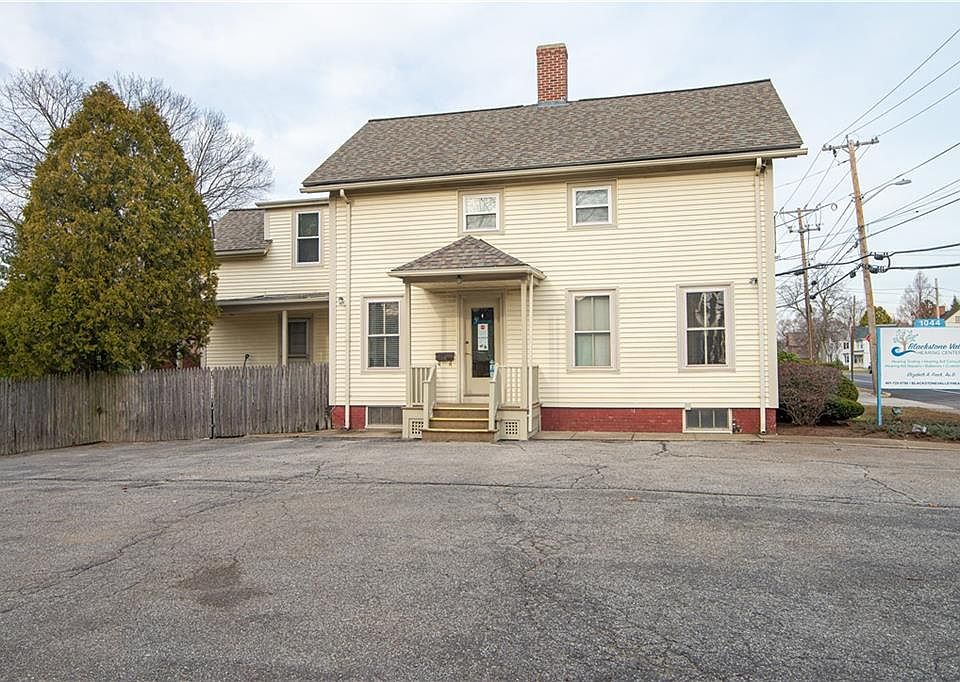 1st image of 1044 Smithfield Ave